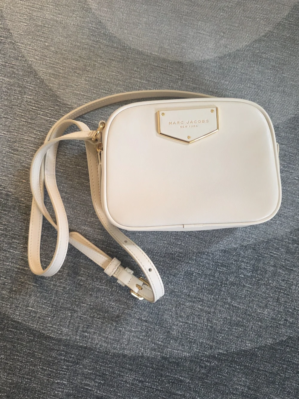 Marc Jacobs Voyager Square Crossbody Bag